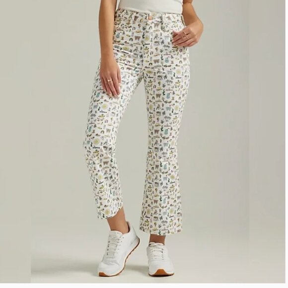 NWT Wrangler Life's Lemons High Rise Kick Flare Wrocks 672 Jeans - Picture 2 of 10